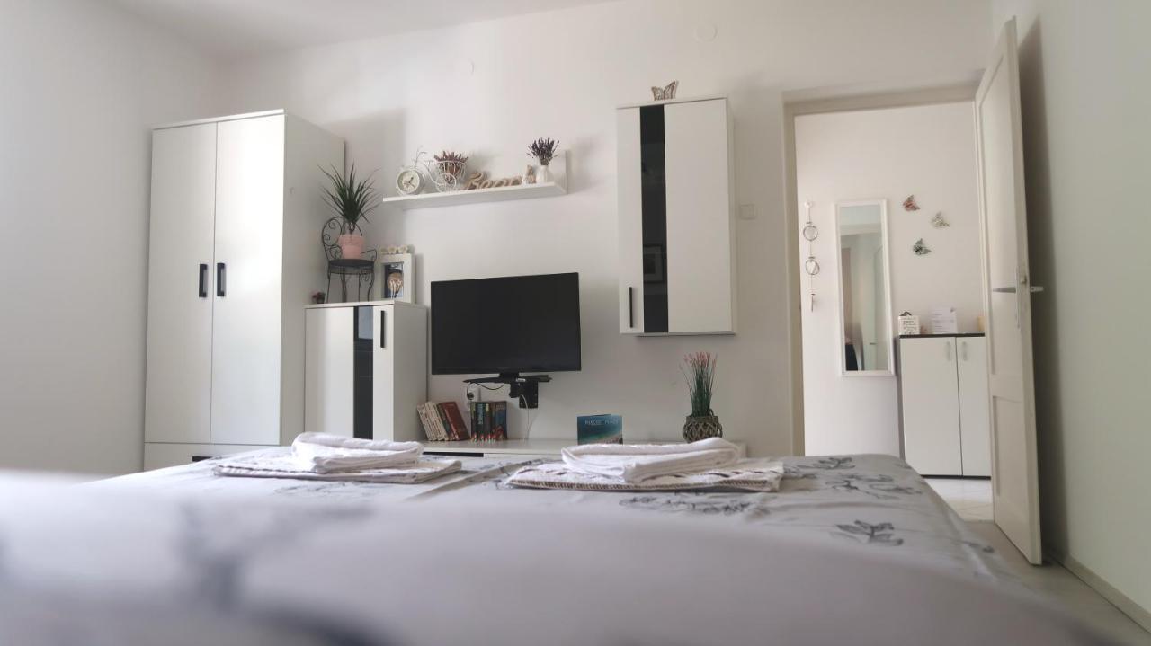 Adria Apartment Fiume Esterno foto